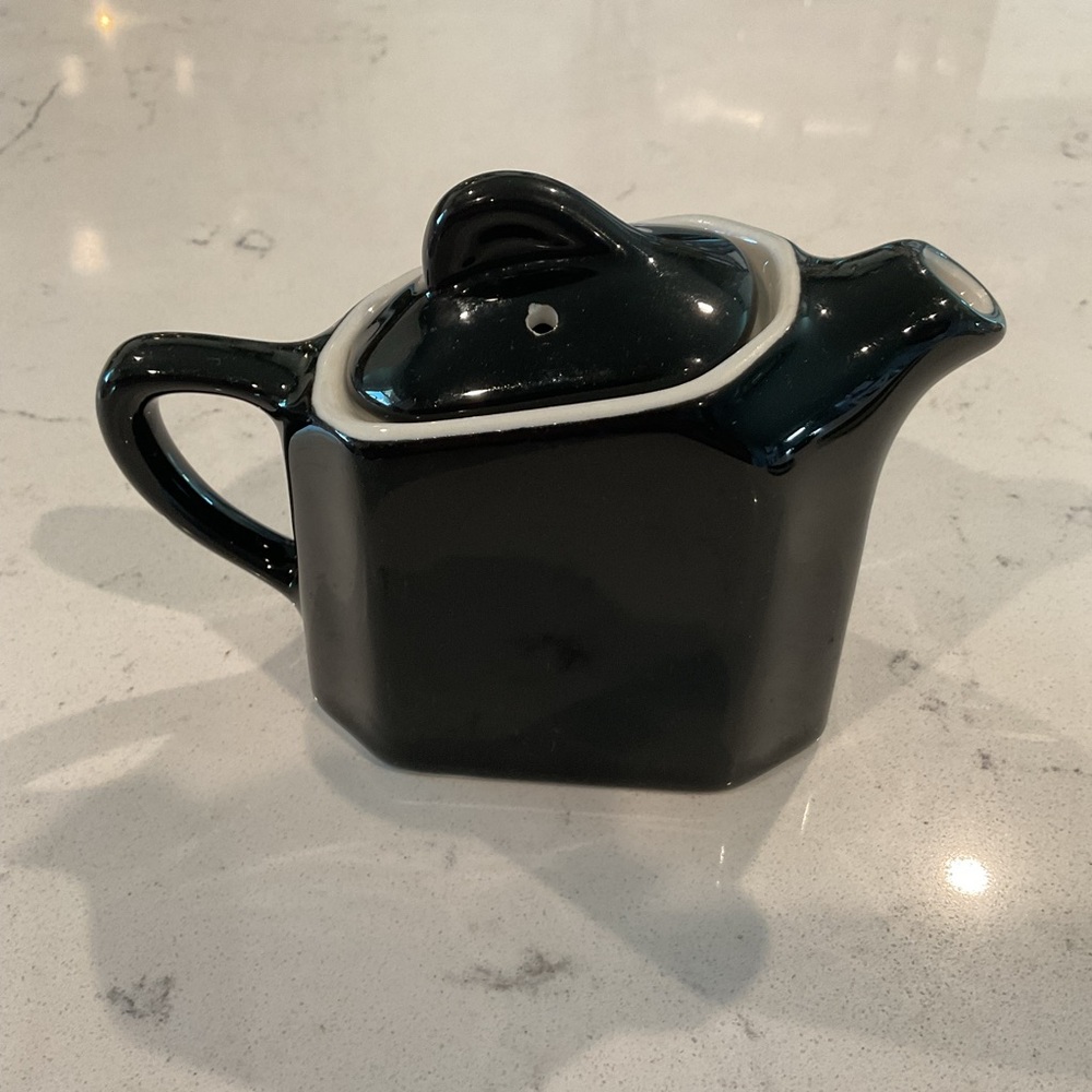Hall Pottery USA Black Single Teapot 60’s or 70’s Great Condition